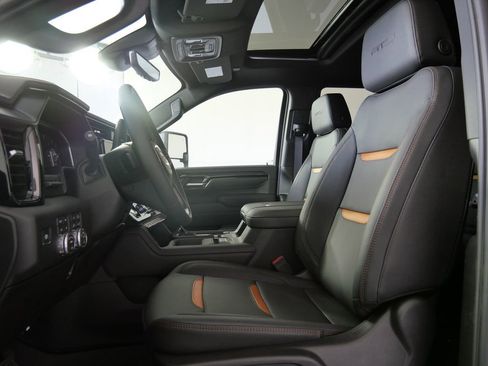 New 2026 GMC Sierra 2500 AT4 w/ AT4 Premium Plus Package AWD/4WD image 11