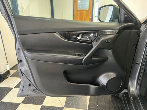 Used 2020 Nissan Rogue SL AWD/4WD image 36