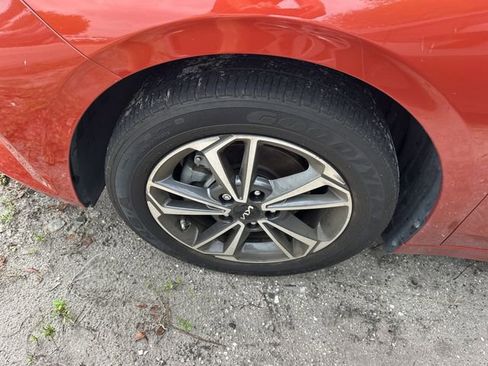 Certified 2022 Kia Forte LXS image 4