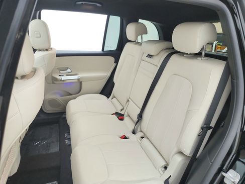 Certified 2025 Mercedes-Benz GLB 250 image 12