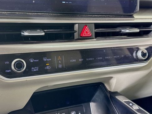 Used 2024 Kia Sorento S w/ Panoramic Sunroof Package image 14