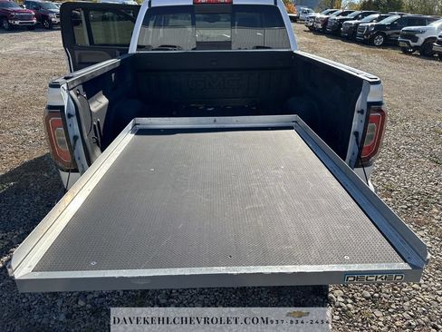 Used 2017 GMC Sierra 1500 SLT AWD/4WD image 31