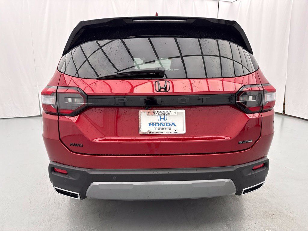 New 2026 Honda Pilot Touring image 7