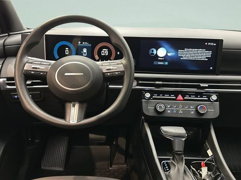Certified 2025 Hyundai Santa Cruz SE AWD/4WD image 20