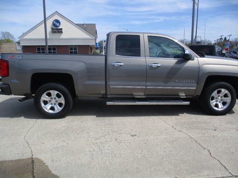 Used 2017 Chevrolet Silverado 1500 LTZ Z71 w/ LTZ Plus Package image 11