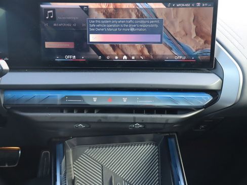 Used 2025 BMW X3 xDrive30i image 11