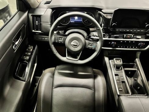 Used 2024 Nissan Pathfinder SL w/ SL Premium Package FWD image 13