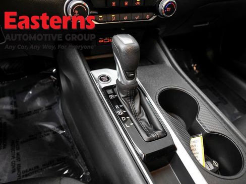 Used 2025 Nissan Altima 2.5 SV FWD image 13