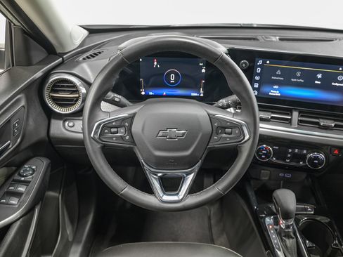 Used 2025 Chevrolet Trax ACTIV w/ Driver Confidence Package image 17