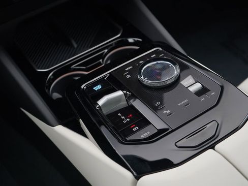 New 2026 BMW i5 eDrive40 image 19