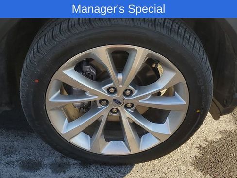 Certified 2023 Ford Explorer Platinum w/ Technology Package image 5