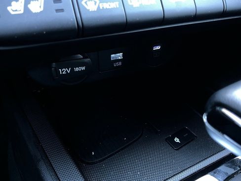 Used 2025 Hyundai Elantra Limited image 28