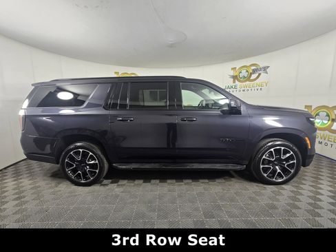 Certified 2025 Chevrolet Suburban RST w/ Comfort Package image 10