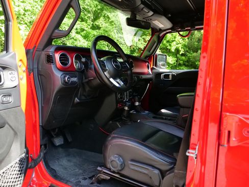 Used 2018 Jeep Wrangler Unlimited Rubicon AWD/4WD image 19