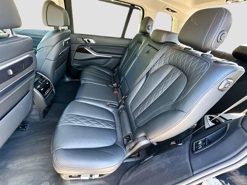 Used 2025 BMW X7 xDrive40i image 26