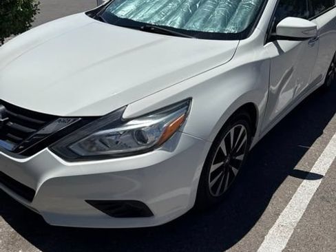 Used 2018 Nissan Altima 2.5 SL FWD image 7