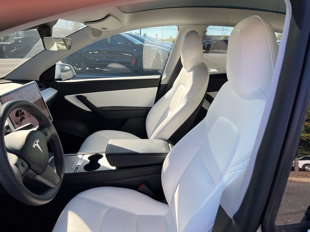 Used 2021 Tesla Model Y Long Range AWD/4WD image 18
