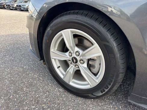 Certified 2019 Ford Mustang Coupe image 5