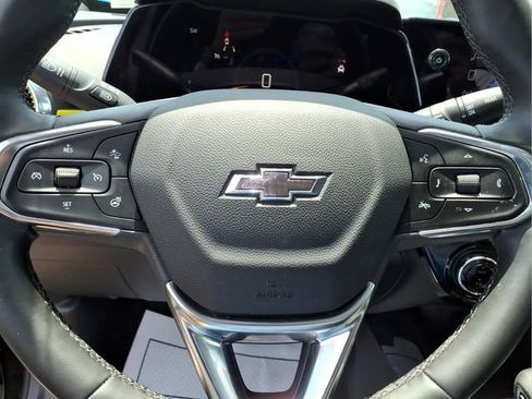 Used 2025 Chevrolet Trax ACTIV w/ Sunroof Package FWD image 12