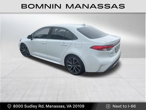 Used 2020 Toyota Corolla SE FWD image 2