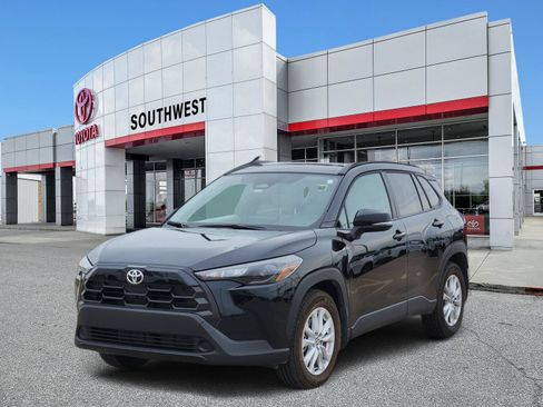 Used 2026 Toyota Corolla Cross LE w/ Moonroof Package FWD image 2