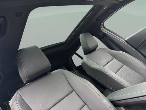 Used 2025 BMW X2 xDrive28i image 32