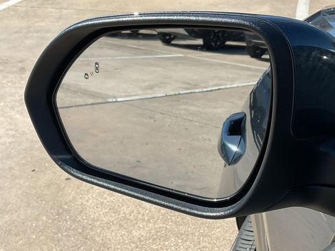 Used 2025 Kia Seltos S image 11