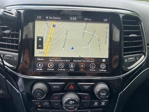 Certified 2021 Jeep Grand Cherokee Limited AWD/4WD image 8