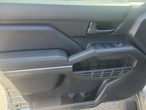 Used 2024 Toyota Tacoma SR5 AWD/4WD image 16