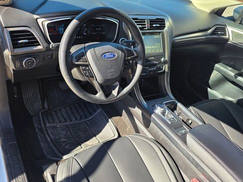 Used 2019 Ford Fusion SE image 10