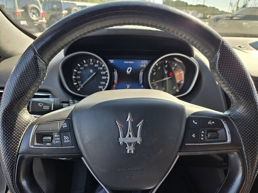 Used 2020 Maserati Levante AWD/4WD image 29