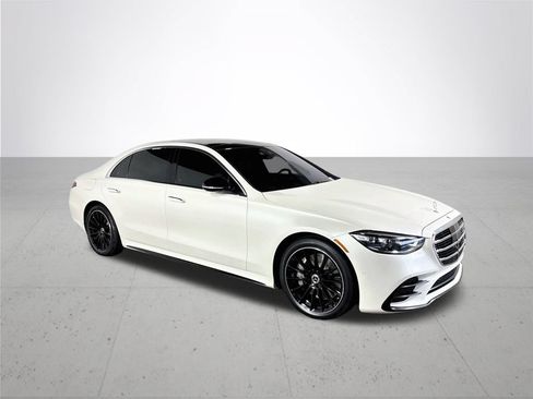Used 2022 Mercedes-Benz S 500 4MATIC image 4