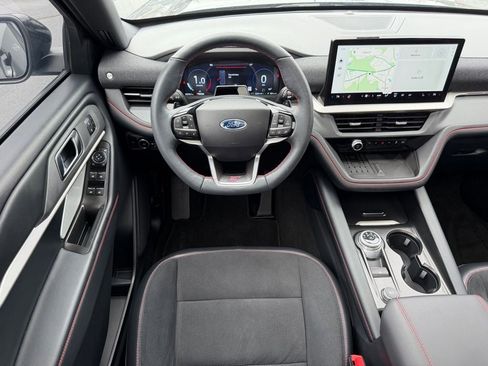 Certified 2025 Ford Explorer ST image 36