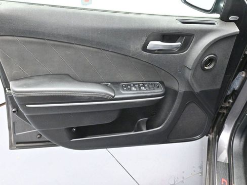 Used 2019 Dodge Charger R/T RWD image 10