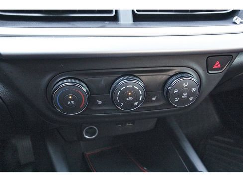 Used 2024 Chevrolet Trax RS w/ Sunroof Package FWD image 24