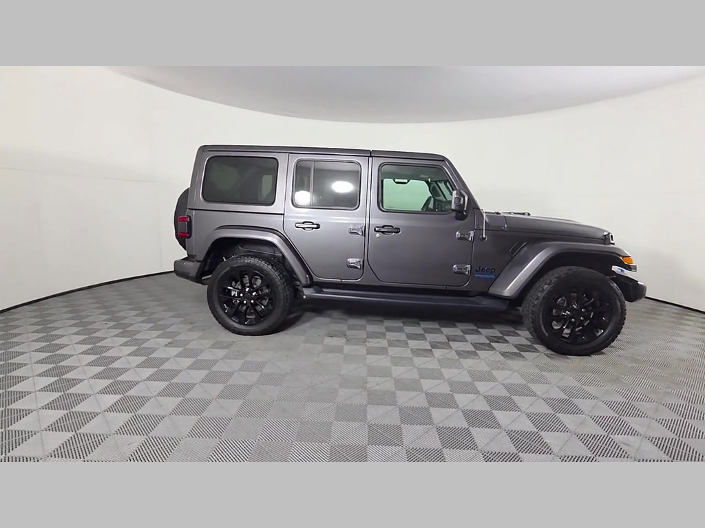 Used 2021 Jeep Wrangler Unlimited Sahara AWD/4WD image 4