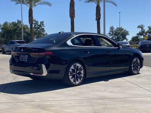 New 2026 BMW i5 eDrive40 image 6