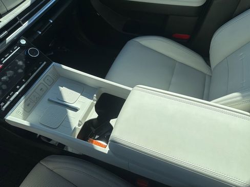 Used 2025 Hyundai Santa Fe Calligraphy image 40