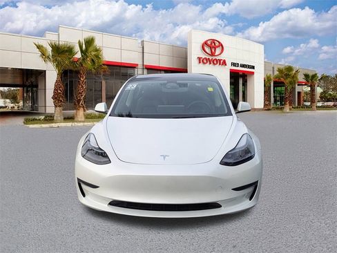 Used 2023 Tesla Model 3 Standard Range image 9
