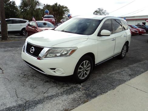 Used 2014 Nissan Pathfinder S FWD image 4