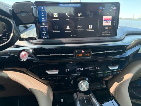 Used 2025 Acura MDX FWD image 8