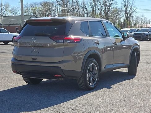 Used 2025 Nissan Rogue SV image 7