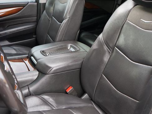 Used 2020 Cadillac Escalade Luxury image 21