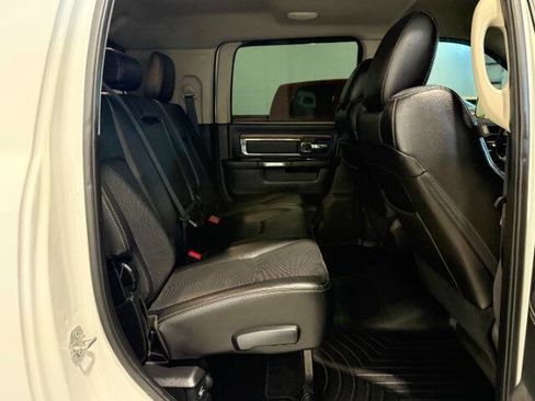 Used 2017 RAM 3500 Laramie w/ Convenience Group AWD/4WD image 18