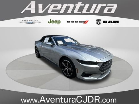 Used 2025 Ford Mustang Premium RWD image 1