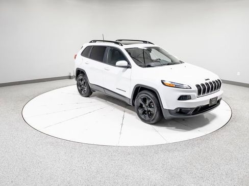 Used 2017 Jeep Cherokee High Altitude image 30