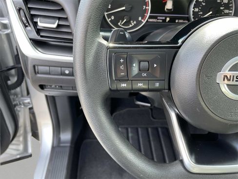 Used 2021 Nissan Rogue SV image 25