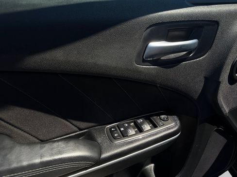 Used 2023 Dodge Charger SXT RWD image 16