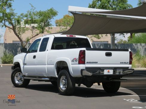 Used 2004 Chevrolet Silverado 2500 LT w/ Skid Plate Package AWD/4WD image 4