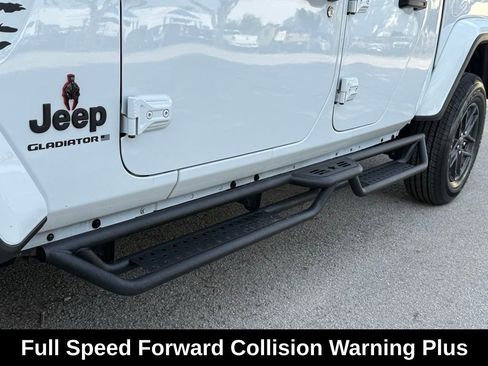 Certified 2024 Jeep Gladiator Sport image 26